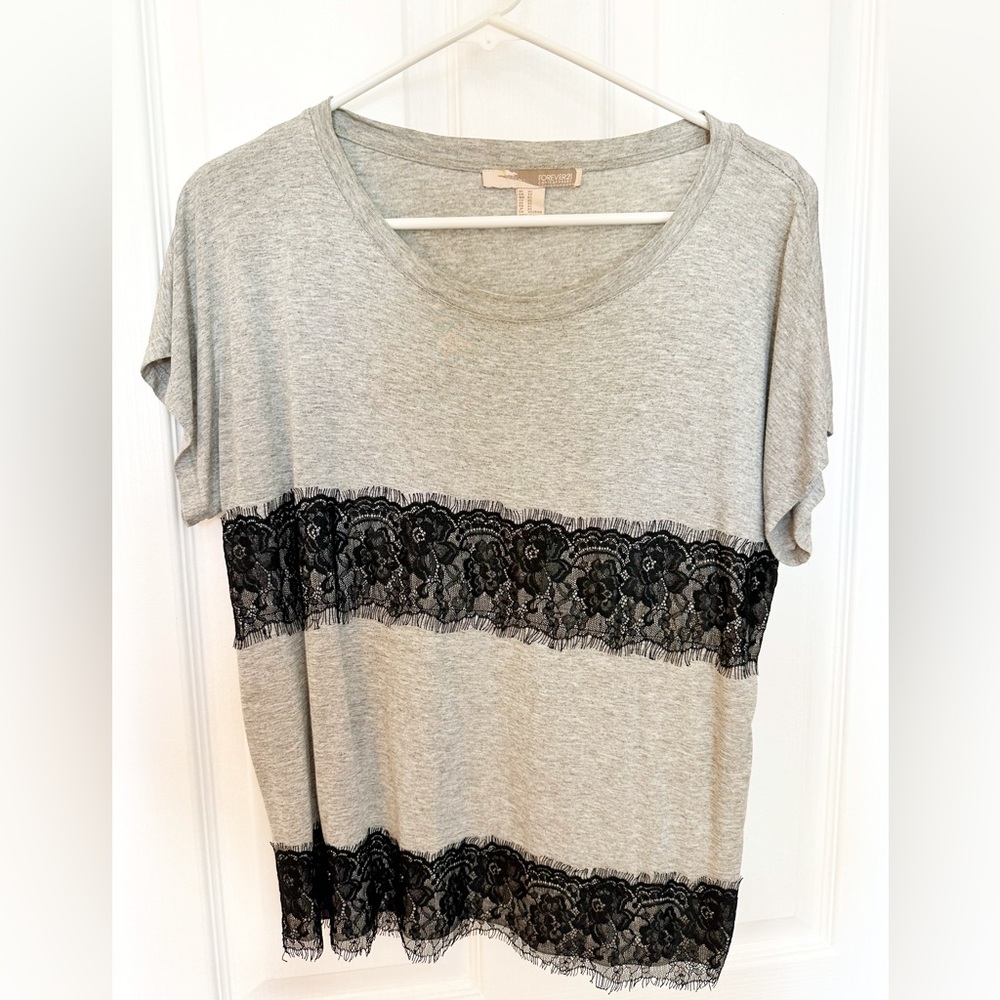 Gray oversized t-shirt with lace detail